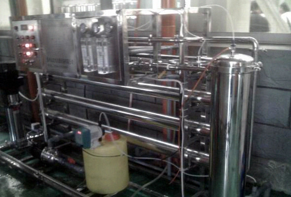 貴州反滲透水處理設(shè)備，生活飲用水處理系統(tǒng)裝置